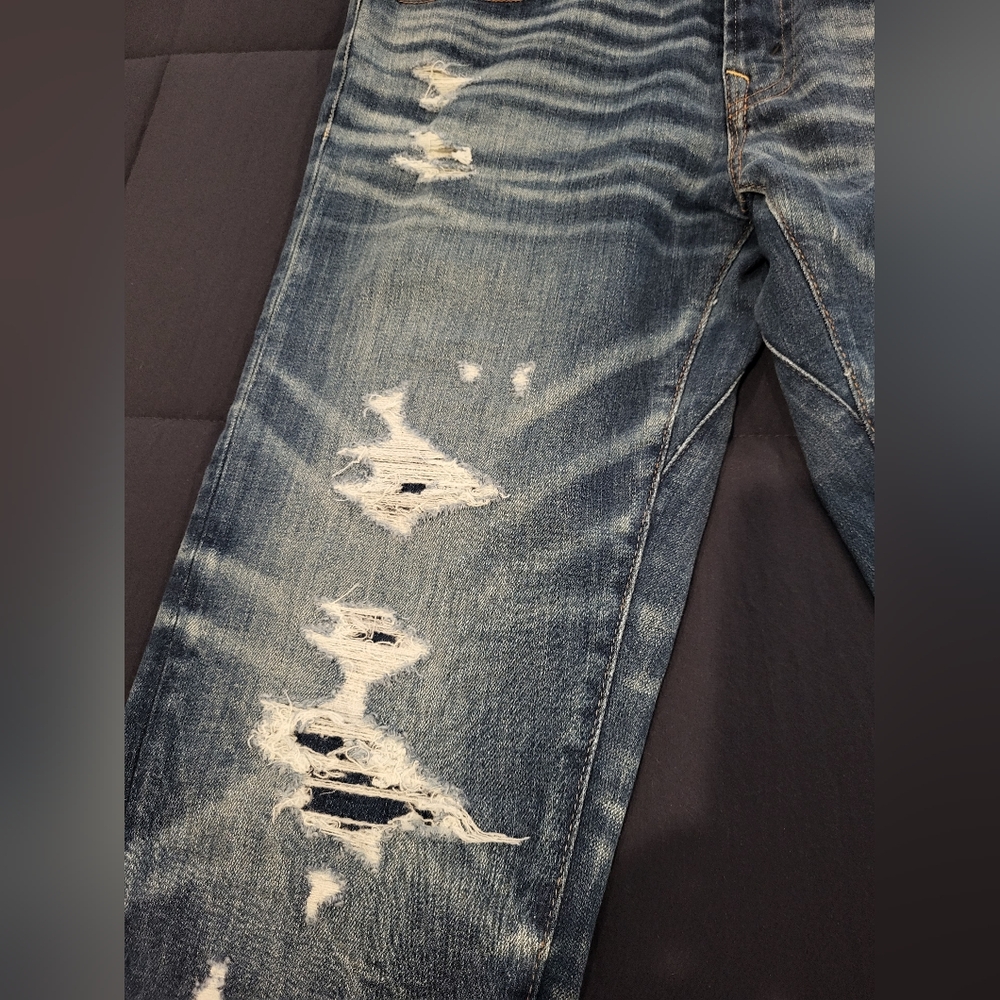 American Eagle Distressed Blue Jeans - Picture 3 of 3